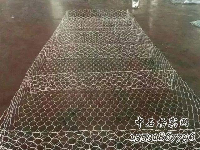 鍍鋅雷諾護(hù)墊.jpg 鍍鋅雷諾護(hù)墊.jpg